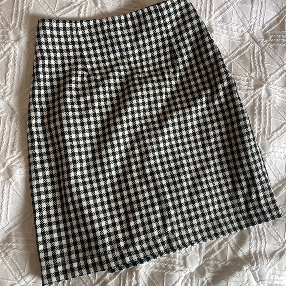 Dynamite Checkered Skirt - Picture 2 of 5